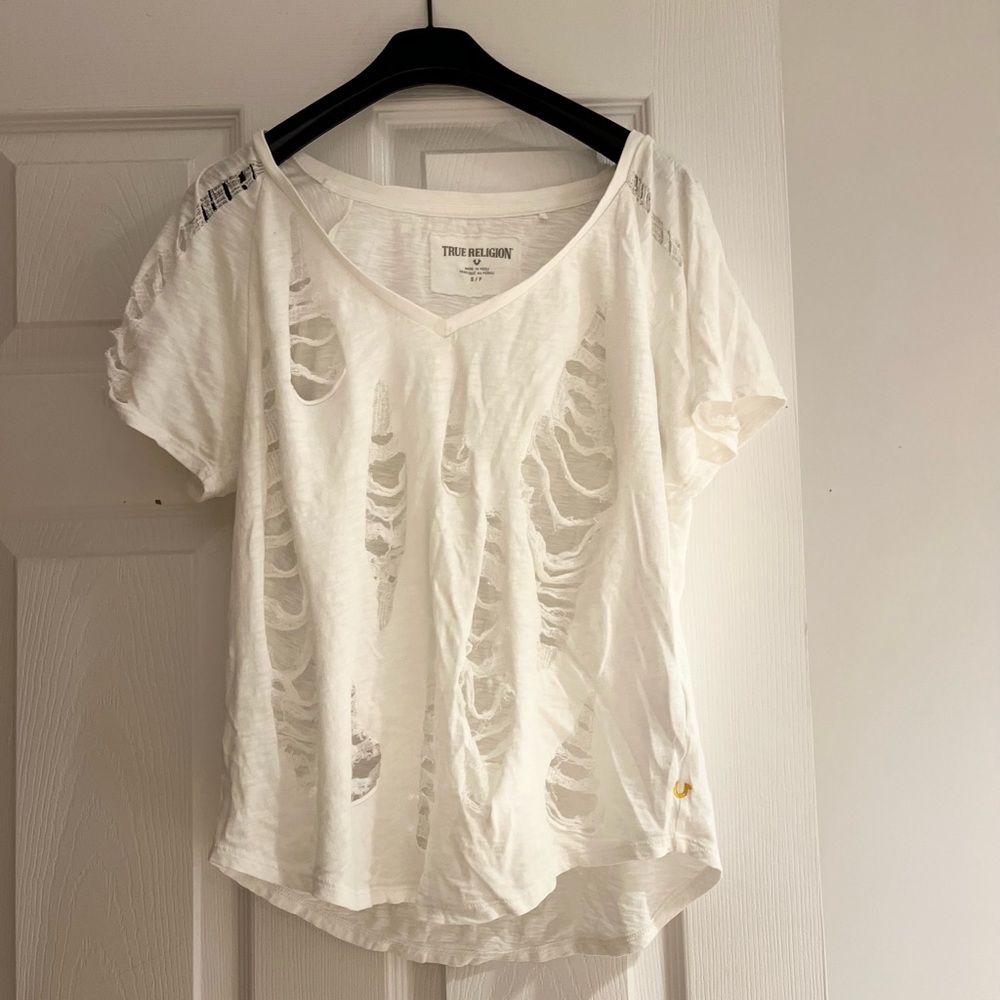 True religion white distress shirt